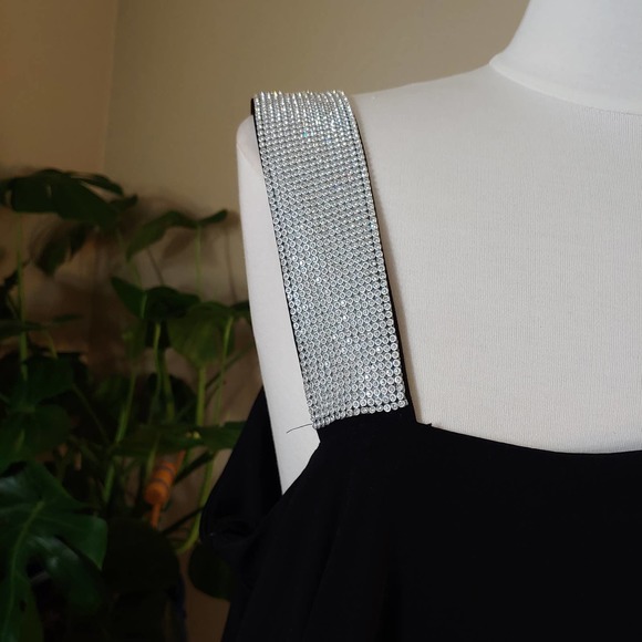 R&M Richards  Plus Size Rhinestone-Trim One-Shoulder Dress  Size 20W - Picture 4 of 6